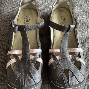 JBU Charcoal and Blush Strappy Flats